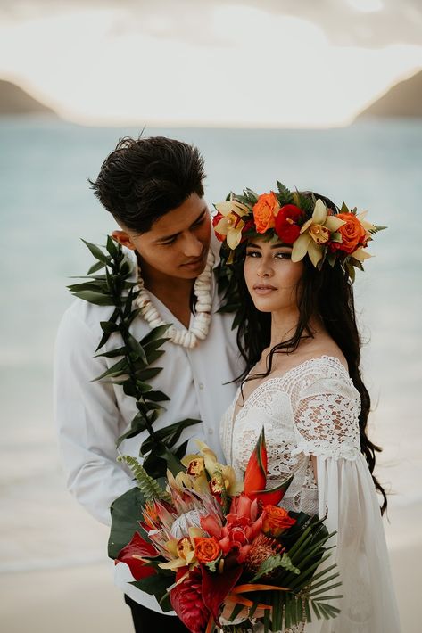 Best Places to Elope in Hawaii - Taylor Denton Photography Hawaii Renew Vows The Beach, Hawaiian Wedding Photos, Hawaii Wedding Pictures, Maui Wedding Elopement, Hawaii Beach Wedding Dress, Hawaiian Wedding Traditions, Hawaii Wedding Hair, Hawaiin Wedding, Tongan Wedding