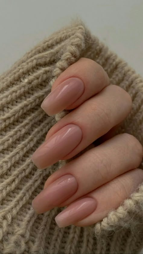 15 chic minimalist fall nail ideas and winter nail designs you don't want to miss! I'm definitely getting #6 tomorrow - I just can't help myself! Too cute! autumn nail ideas | September nails October nails winter nail trends #nails #fallnails #winternails #manicure #minimalist Brownish Pink Nails, Rectangle Nails, Elegant Minimalist Outfit, September Nails, Soft Nails, Pink Acrylic Nails, Neutral Nails, Elegant Nails, Minimalist Nails