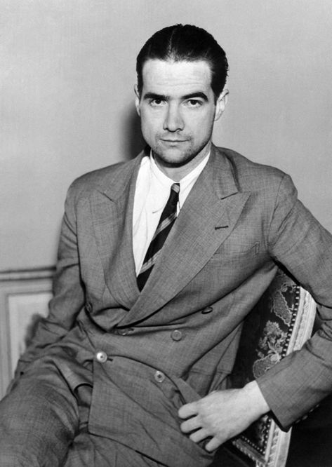 In MEMORY of HOWARD HUGHES on his BIRTHDAY - American business magnate, investor, record-setting pilot, engineer, film director, and philanthropist, known during his lifetime as one of the most financially successful individuals in the world. He first became prominent as a film producer, and then as an influential figure in the aviation industry. Later in life, he became known for his eccentric behavior and reclusive lifestyle    Dec 24, 1905 - Apr 5, 1976 Maverick Film, Business Tycoon, Celebrities Who Died, Number 50, Howard Hughes, Jane Russell, Baby News, Septième Art, Western Film