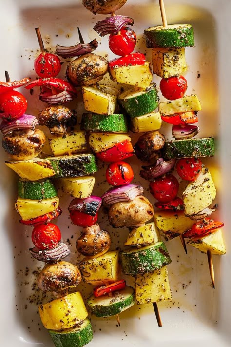 Grilled Veggie Skewers Roasted Veggie Skewers, Veg Skewers, Veggie Barbecue Ideas, Veggie Kebabs Skewers, Pizza Skewers, Veggie Skewers Grill, Skewer Ideas, Grilled Skewers, Vegetable Skewers Oven