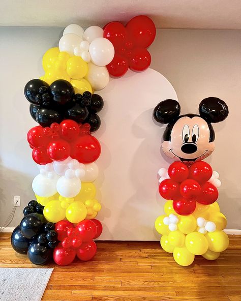 ❤️���🖤💛🤍 ⠀ DM @dfabs.decor for your next event✨⠀ ⠀⠀ • Chiara backdrop w/ an 11ft balloon garland ⠀ ⠀ #balloons #party #balloondecor #birthdayballoons #balloongarland #balloonartist #balloondecoration #eventdesign #birthdayballoons #balloonstylist #partydecor #events #partyplanner #balloonsri#partydecorations #eventdecor #mickeymouse #mickeymousebirthday Mickey Mouse Balloon Garland Backdrop, Oh Twodles Birthday Balloon Arch, Oh Twodles Birthday Ideas, Oh Twodles Balloon Arch, Mickey Mouse Clubhouse Dessert Table, Mickey Mouse Birthday Balloon Arch, Mickey Mouse Birthday Decorations Ideas, Mickey Mouse Birthday Party Ideas 1st Decoration, Mickey Mouse Birthday Balloons