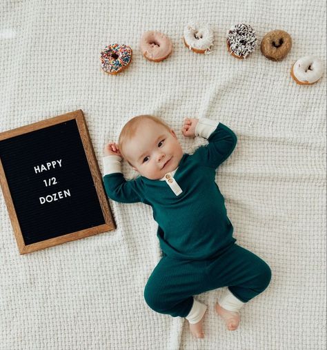 Four Month Pictures, First Month Photo Ideas, 4 Month Milestone Pictures, Cookie Monthly Milestone Pictures, 2 Month Old Milestone Pictures, 2 Month Baby Picture Ideas November, May Baby Monthly Picture, Diy 6 Month Baby Pictures, One Month Picture Ideas