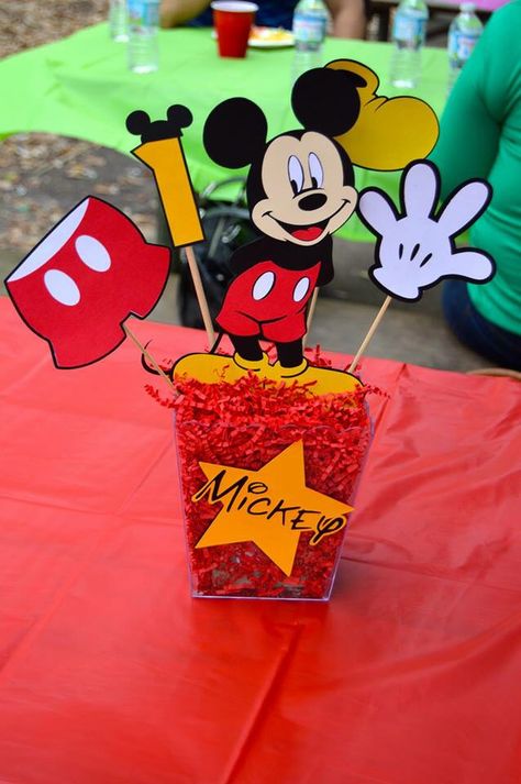 Mickey Mouse Centerpieces, Mickey Mouse Party Decorations, Γενέθλια Mickey Mouse, Mickey Mouse Birthday Theme, Miki Mouse, Mickey Mouse Centerpiece, Mickey Mouse Birthday Decorations, Minnie Mouse Birthday Party Ideas, Mickey 1st Birthdays