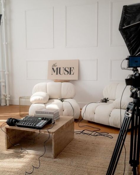 Looking for a gorgeous space to film your podcast? Take a look at this set up 😍 We provide the filming, audio recording, photos and space! DM us for more info ✨ Podcast Lounge Setup, Podcast Set Up, Podcast Set Design, Podcast Studio Design, Loft Decorating Ideas Upstairs, Podcast Space, Loft Decorating, Content Room, Academia Interior