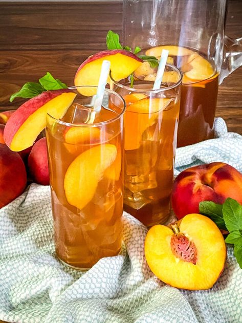 Fruit Iced Tea, Sweet Drinks Recipes, Peach Tea Recipe, Peach Iced Tea, Peach Water, How To Peel Peaches, Rosemary Simple Syrup, Peach Syrup, Peach Ice Tea