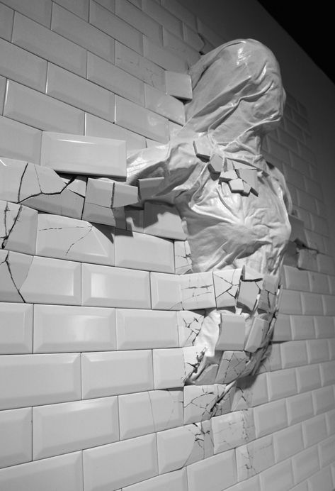 Illusion Kunst, Creation Art, Tanah Liat, Relief Sculpture, Italian Artist, Sculpture Installation, Public Art, Art Plastique, Installation Art