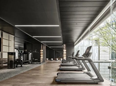 龙湖 × WJID | 成都云河颂 · 滨江 Gym Ceiling Design, Gym Ceiling, Gym Architecture, Gym Design Interior, Gym Interior, Ceiling Design Modern, Gym Room, Design 2023, Gym Decor