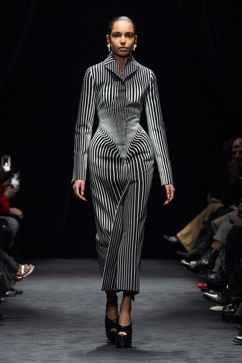 Optical Illusion Dress, Glenn Martens, 2022 Couture, Fashion Silhouette, Optical Art, Illusion Dress, Runway Dresses, Stop Thinking, Paul Gaultier