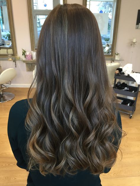 Brown Hair Loose Curls, Curls At The Bottom Of Hair, Wavy Hair Formal, Curled Hairstyles For Medium Hair, Loose Curls Hairstyles, Curling Straight Hair, Light Curls, Hair Curl, Hair Dyed