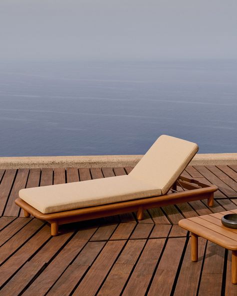 Relax in style on the Turqueta sun lounger, featuring solid teak wood and a sophisticated toasted brown hue. 🌟🪑 Its durable design and plush, removable cushions make it perfect for any outdoor retreat. #KaveHome #Teak #SunLounger #LuxuryOutdoors #PatioStyle Garden Side Table, Teak Wood Furniture, Sun Lounge, Stylish Coffee Table, Luxurious Bed, Outdoor Stools, Outdoor Retreat, Garden Sofa, Kave Home