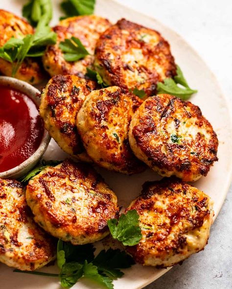 Chicken Rissoles (chicken patties!) What To Have With Chicken, What To Eat With Chicken, Beef Rissoles, Chicken Rissoles, Rissoles Recipe, Boiled Chicken Breast, Vegetable Dumplings, Hidden Vegetables, Ground Chicken Recipes