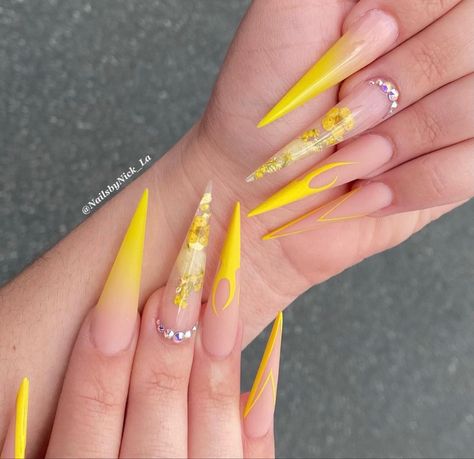 Matt Nails, Diamond Nail Designs, Acrylic Nail Designs Coffin, Molde F1, Polygel Nail, Yellow Nail Art, Angel Nails, Purple Acrylic Nails, Nail Foil