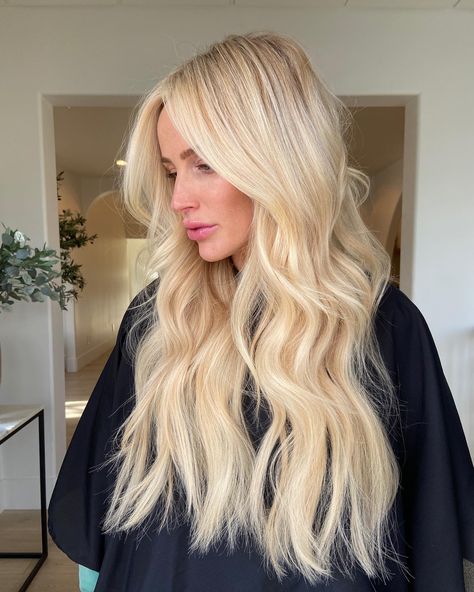 Bright Gold Blonde Hair, Bright Creamy Blonde Highlights, Blonde Fall 2023, Full Golden Blonde Hair, Lightest Golden Blonde Hair, Honey Platinum Blonde Hair, Creamy Warm Blonde, Light Butter Blonde Hair, Golden Platinum Blonde Hair