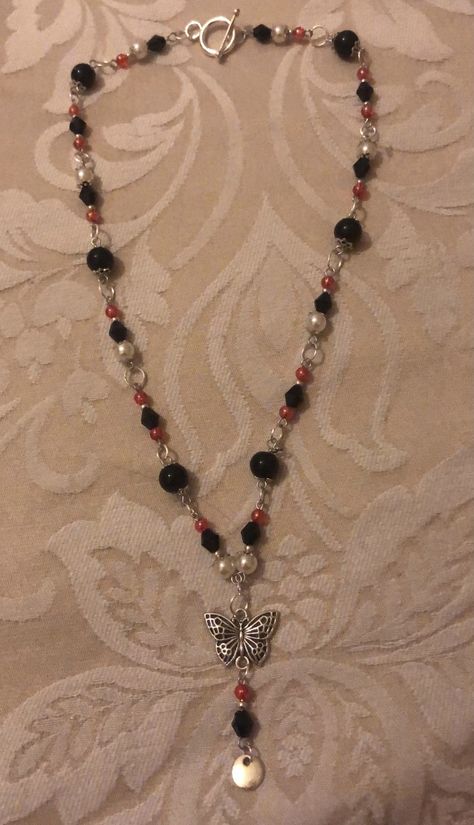 #aesthetic #necklace #handmadejewellery #jewelry #jewellery #beaded #beads Jewellery Aesthetic, Aesthetic Necklace, Grunge Jewelry, Edgy Jewelry, Indie Jewelry, Present Christmas, Beaded Beads, Goth Jewelry, Dope Jewelry