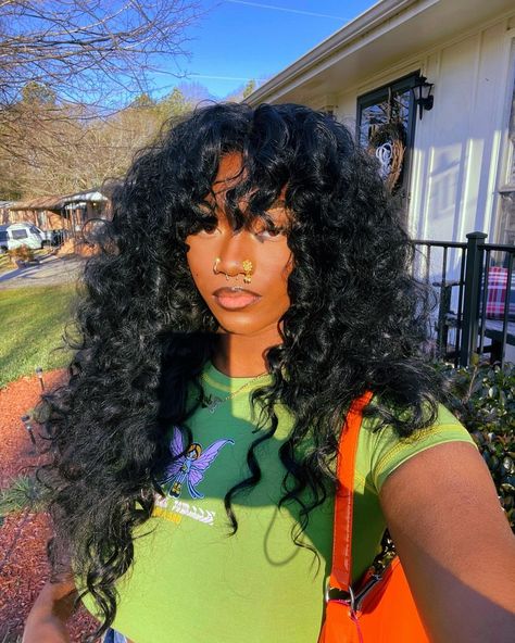 Eden Reid on Instagram: “finally living those good days Sza was talking about 🧚🏾‍♀️🧡✨🪐🌈🤠💚” Sza Hair Black, Sza Hair Inspired, Sza Hairstyles Bangs, Sza Hair Curly Bangs, Long Curly Wig With Bangs, Sza Hairstyles Curly, Big Curly Wig Black Women, Curly Quick Weave With Bangs, Sza Hair Curly