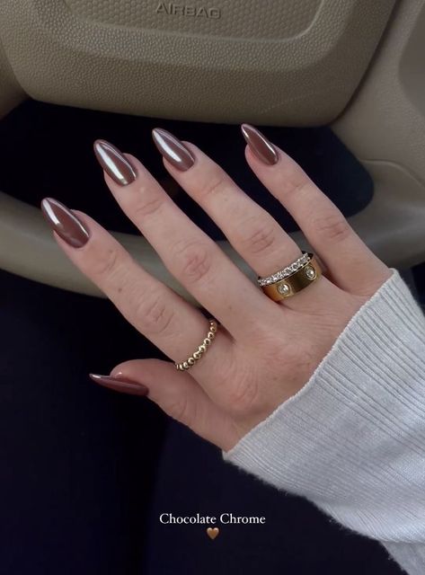 I was in absolute awe when I first came across these and I can’t wait to get these gorgeous nails and I believe that hot chocolate weather would be so apt to get these done.🤎✨🤌🏻 Chocolate Chrome Nails, Chocolate Chrome, November Nails, Chrome Nail, Soft Nails, Neutral Nails, Fire Nails, Classy Nails, Funky Nails