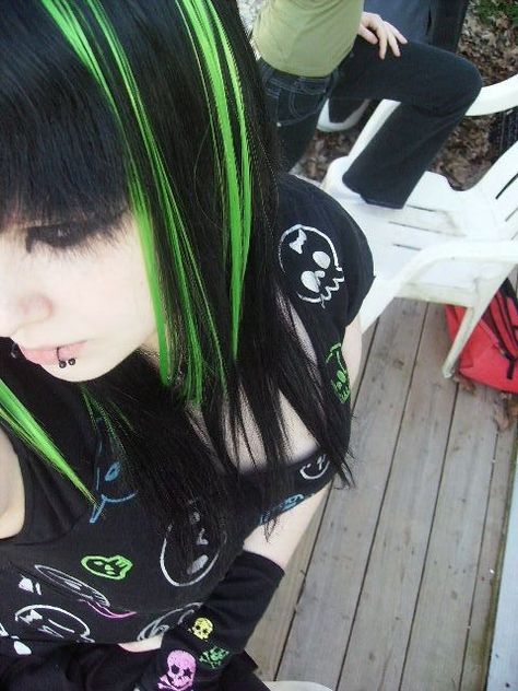 Lime Green Highlights, Green Hair Streaks, Black Scene Hair, Monaca Towa, Under Hair Color, Black And Green Hair, Green Tattoo, Neon Green Hair, Skunk Hair