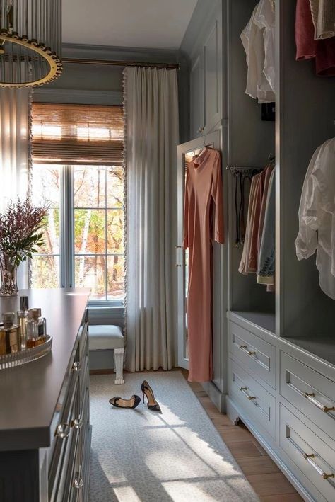 Dressing Room With Vanity Table, Built In Open Wardrobe Ideas, House By The Sea Interior, Moody Closet Ideas, Blue Walk In Closet, Burkhart Interiors, French Dressing Room, Small Dressing Area, Dressing Room Decor Ideas