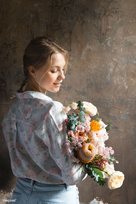 Woman holding a bouquet of flowers | premium image by rawpixel.com / Jira Holding Bouquet Of Flowers Pose, White Flower Wallpaper, Holding A Bouquet Of Flowers, Holding A Bouquet, Giving Flowers, Flower Photoshoot, A Bouquet Of Flowers, Instagram Inspiration Posts, Holding Flowers