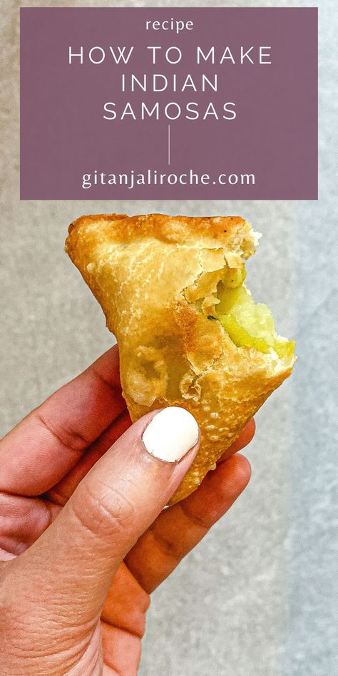 Samosa Photography, Samosa Filling Recipe, Vegetable Samosa Recipe, Samosa Chaat Recipe, Samosa Dough, Veg Samosa, Samosa Recipes, Indian Samosas, Baked Samosa