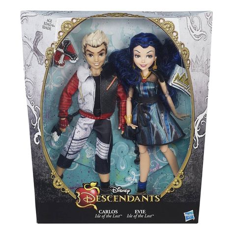 Disney Descendants Carlos & Evie Dolls 2-Pack by Hasbro, 2015 - The Carlos doll is only available in this two pack. Evie And Carlos, Disney Descendants Costume, Descendants Dolls, Disney Descendants Dolls, Disney Descendants 2, Arte Pulp, Descendants Costumes, Descendants Party, Couples Doll