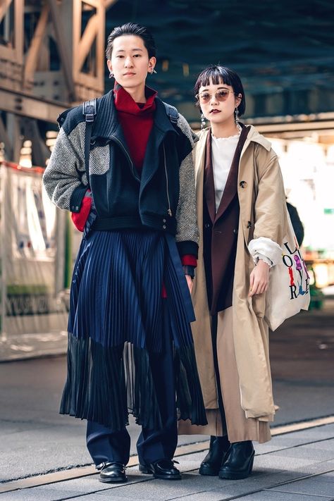 Men in Skirts-And a Dress or Two - Vogue Chinese Street Fashion Men, Alt Fashion Men, Men In Skirts, Space Clothes, Japanese Street Fashion Men, Styling Skirts, Japanese Street Wear, Androgynous Outfits, Japan Fashion Street