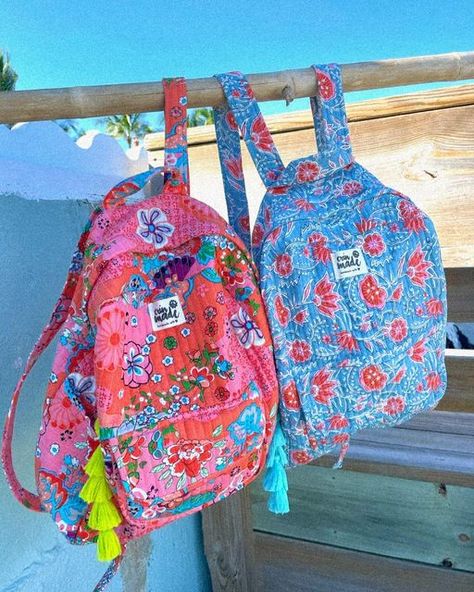 Cute Backpacks For School 7th Grade, Erin Made, Quilted Backpack, Bag Obsession, Cute Backpacks, Pretty Bags, Clutch Bags, Cute Bags, Mode Inspiration