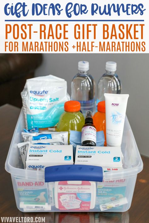 Gifts for runners! This post-race recovery gift basket will win them over! There are also some other great gifts ideas for runners too! Xc Gift Bag Ideas, 5k Race Goodie Bag Ideas, Marathon Goodie Bag, Cross Country Survival Kit Gift, Runners Basket Gift, Marathon Care Package Ideas, Gift For Runner Women, Best Gifts For Runners, Gifts For Cross Country Runners