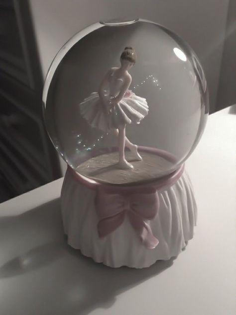 Snow Globes Aesthetic, Snowglobe Aesthetic, Snow Globe Aesthetic, Girl Ballerina, Ballet Girl, Aesthetic Coquette, Cute Bedroom Decor, Dream Gift, Crystal Figurines