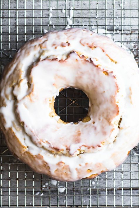 This Glazed Old Fashioned Buttermilk Doughnut Bundt Cake with the flavor of old fashioned doughnuts, only mega-sized in a bundt pan! #recipe #easy #bundt #cake #doughnut #coffeecake #buttermilk #brunch #glazed #dessert #homemade Buttermilk Donut Cake, Doughnut Bundt Cake, Easy Thanksgiving Dessert Recipes, Glazed Cake, Bundt Cake Recipes, Old Fashioned Donut, Cake Pretty, Dessert Homemade, Buttermilk Cake