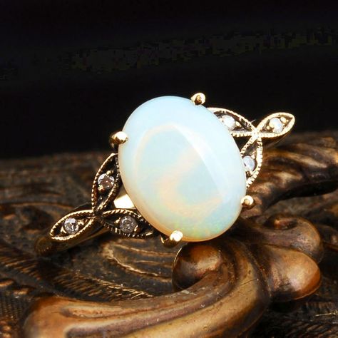 Beautiful vintage opal ring. Opal Ring Vintage, Natural Ruby Ring, Chevron Ring, Wedding Rings Vintage, Women Diamond, Opal Ring, Opal Jewelry, Vintage Diamond, Vintage Engagement Rings