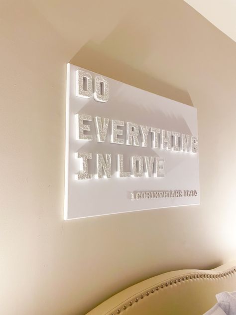 Diy Aesthetic Wall Art, Canvas Dorm Decor, Art Ideas For Wall Decor, Wooden Letters On Canvas, Diy Canvas Word Art, Diy Letter Canvas Art, Canvas With Letters Diy, Dorm Sign Ideas, Apartment Wall Art Ideas