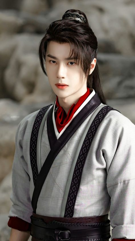 Chinese Hanfu Male, Black Hanfu, Hanfu Men, Traditional Asian Dress, Chinese Films, Chinese Man, Korean Drama Best, Chinese Boy, Handsome Actors