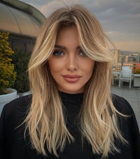 Winter Haircut, Haircut For Square Face, 70s Hair, Bangs With Medium Hair, Blonde Hair Inspiration, Long Hair With Bangs, Long Blonde, Mid Length Hair, Medium Hair Cuts