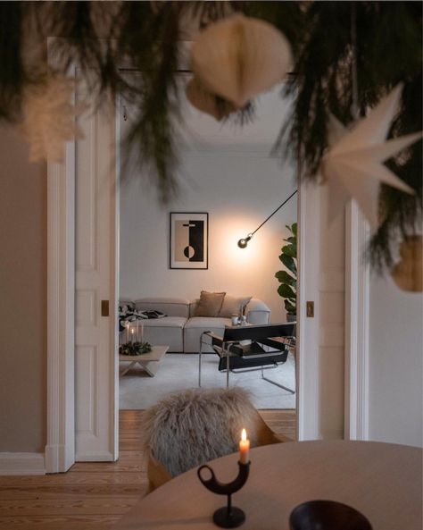 Fall Ideas Decorating, Cosy Candles, My Scandinavian Home, Cosy Christmas, Christmas Interiors, Scandi Design, Scandinavian Interior, Scandinavian Home, Scandinavian Christmas