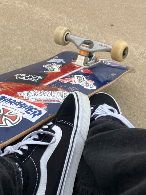 Skater Core, Vans Aesthetic, Skate Vibes, Skate Aesthetic, Mini Skateboard, Skateboard Aesthetic, Skate Photos, Skater Vibes, Skate 3