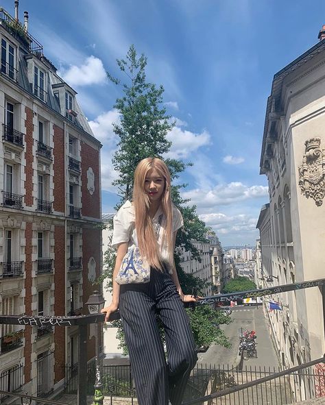 Paris, I had SO much fun performing for u guys. U guys are so sweet and so energetic I've never really experienced anything like it before!… Blackpink Rosé Instagram, Rosé Ig Update, Rosé Instagram Update, Gambar One Direction, Rosé Instagram, Park Rosé, Striped Wide Leg Pants, Cute Rose, Rose Park