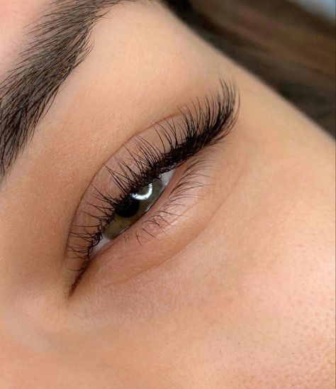 Extensão de Cílios I Cílios fio a fio I Alongamento Natural Fake Eyelashes, Lashes Fake Eyelashes, Lashes Extensions, Cat Eye Lash, Perfect Eyelashes, Pretty Lashes, Natural Eyelash Extensions, Eyelash Extentions, Pretty Aesthetic