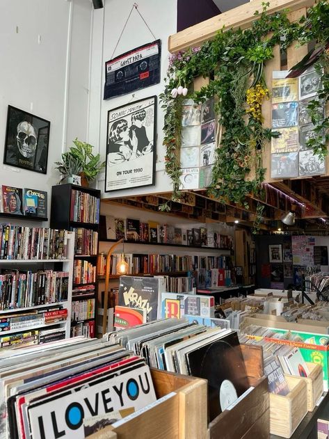 Vinyl Store Aesthetic, Vinyl Records Aesthetic, Records Aesthetic, Store Aesthetic, Vinyl Record Shop, Vinyl Shop, Vinyl Room, Shopping Aesthetic, Vinyl Aesthetic