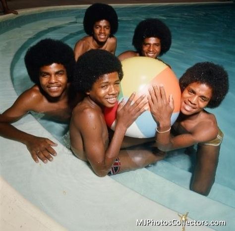 :) Marlon Jackson, Jackie Jackson, Young Michael Jackson, Tito Jackson, The Jackson 5, Gang Aesthetic, Michael Jackson Photoshoot, Jermaine Jackson, Randy Jackson