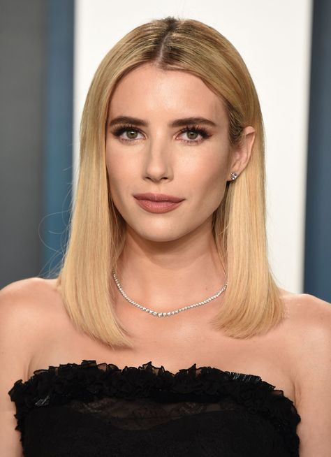 Emma Roberts Makeup, We’re The Millers, Jill Roberts, Warm Blonde Hair, Honey Blonde Hair Color, Low Maintenance Haircut, Angela Simmons, Moon Fairy, Hair Specialist