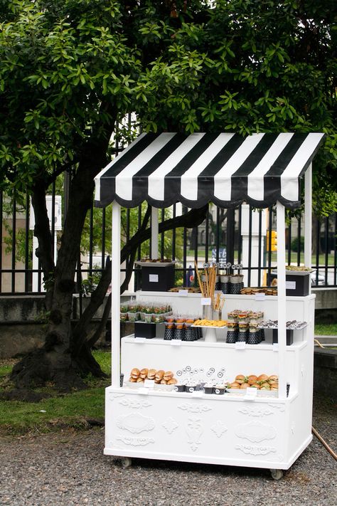 Food Stands Design, Candy Carts Ideas Display, Portable Retail Display Pop Up Shops, Tradeshow Booth Display Ideas Exhibit Design, Stand Ideas Market, Diy Catering Cart, Food Stands Ideas, Dessert Cart Diy, Cookie Stand Ideas