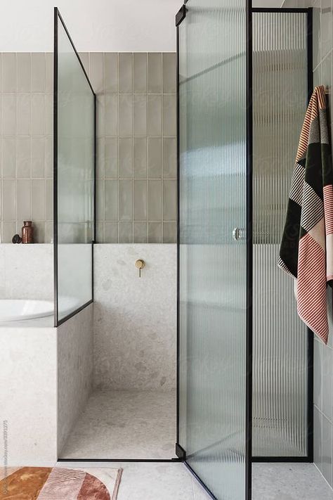 Deco Bathroom, Bad Inspiration, Luxury Shower, Upstairs Bathrooms, Glass Bathroom, Bathroom Renos, Shower Screen, Laundry In Bathroom, Shower Door