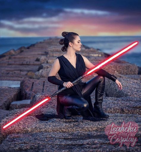 Dark Rey Costume, Rey Costume Diy, Ray Star Wars, Disfraz Star Wars, Rey Costume, Star Wars Halloween Costumes, Rey Cosplay, John Bennett, Elvira Mistress Of The Dark