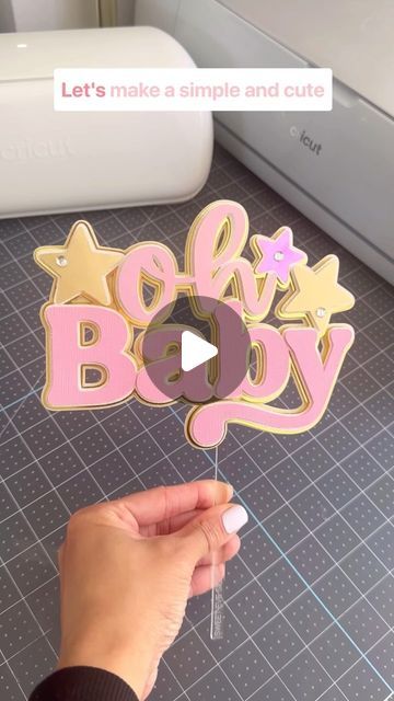 Cricut Baby Shower Banner, Cricut Gender Reveal Ideas, How To Make Cake Toppers, Baby Shower Cricut Ideas, Cricut Baby Shower Decorations, Cricut Baby Shower Ideas, Cake Toppers Cricut, Cardstock Cricut Projects, Baby Shower Cricut