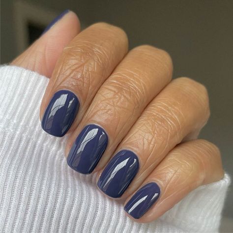 Nails For Olive Skin, Light Olive Skin, Nail Colors For Pale Skin, Nails Plain, Almond Blue Nails, Nails Light Blue, Best Summer Nail Color, Nail Room Ideas, Spring Nails Ideas