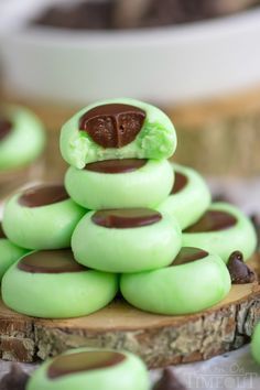 These Chocolate Mint Cream Cheese Buttons are perfect for all occasions! Lovely mint flavored cream cheese mints filled with a decadent chocolate ganache. Guaranteed to be a hit with your chocolate and mint loving friends and family! // Mom On Timeout Keto Sweet Treats, Cheese Buttons, Best Thumbprint Cookies, Flavored Cream Cheese, Cookie Assortment, Flavored Cream Cheeses, Cream Cheese Mints, Keto Treats, Keto Candy