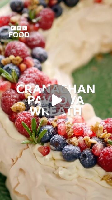 Mary Berry Pavlova Wreath, Mary Berry Highland Christmas, Cranachan Recipe Mary Berry, Merry Berry Recipes, Mary Berry Pavlova, Cranachan Recipe, Highland Christmas, Mary Berry Christmas, Pavlova Wreath