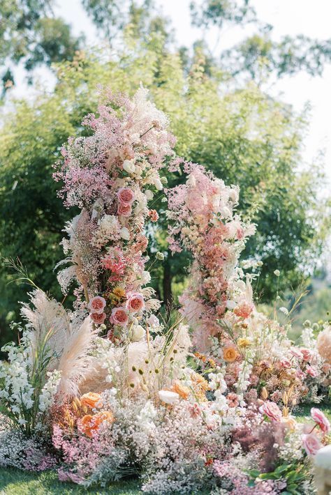 Wedding Flower Trends, Martha Weddings, Fleur Design, Flower Installation, Floral Trends, Bridal Musings, Ceremony Flowers, Floral Arch, Ceremony Backdrop