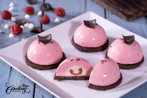 Chocolate Raspberry Mousse Domes - Home Cooking Adventure Chocolate Raspberry Mousse, Chocolate Raspberry Mousse Cake, Raspberry Mousse Cake, Fancy Desserts Recipes, Mousse Cake Recipe, Raspberry Desserts, Raspberry Mousse, Mousse Dessert, Dried Raspberries